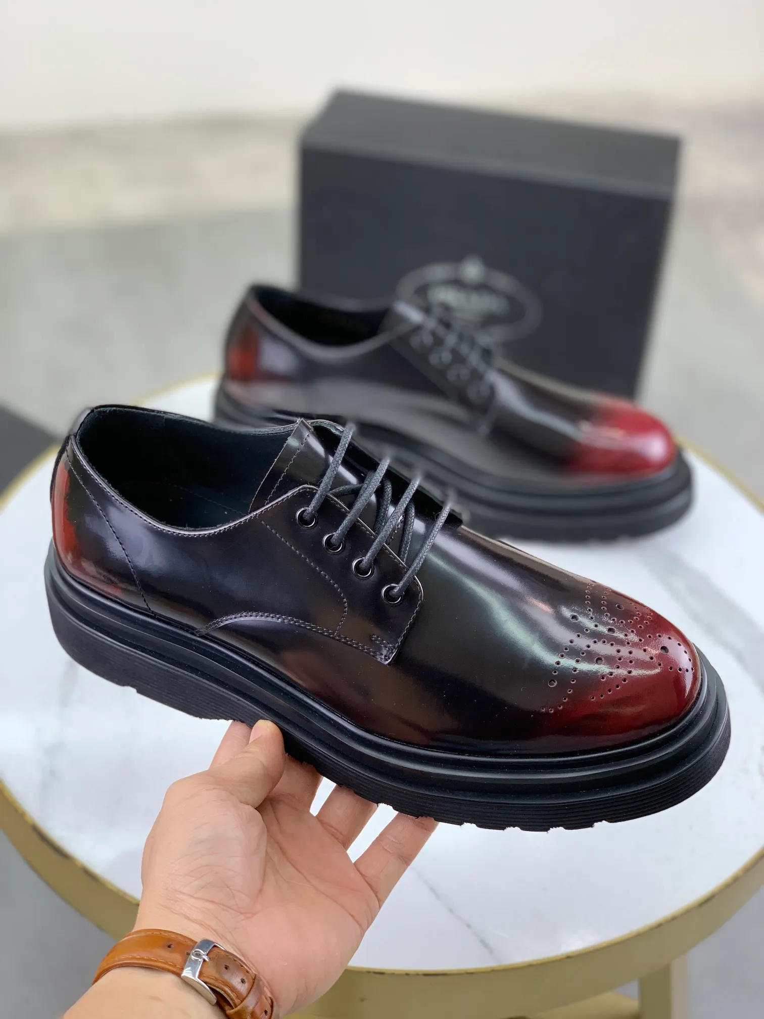 Factory price P880 💰Original quality, top version🔱 ＰＲＡＤＡ——Prada. Men's business casual leather shoes, top quality products. 1:1 shipment ⬆️Luxurious and noble👞All imported original color-rubbed open edge beads, just to create a more comfortable wearing body Tested, upper: original comfortable open-edge bead-rubbed calf leather ➕Top imported water-dyed full cow lining, original light and comfortable TPU foam combination bottom ✔️Code number: 39-44 (38.45 can be customized)
